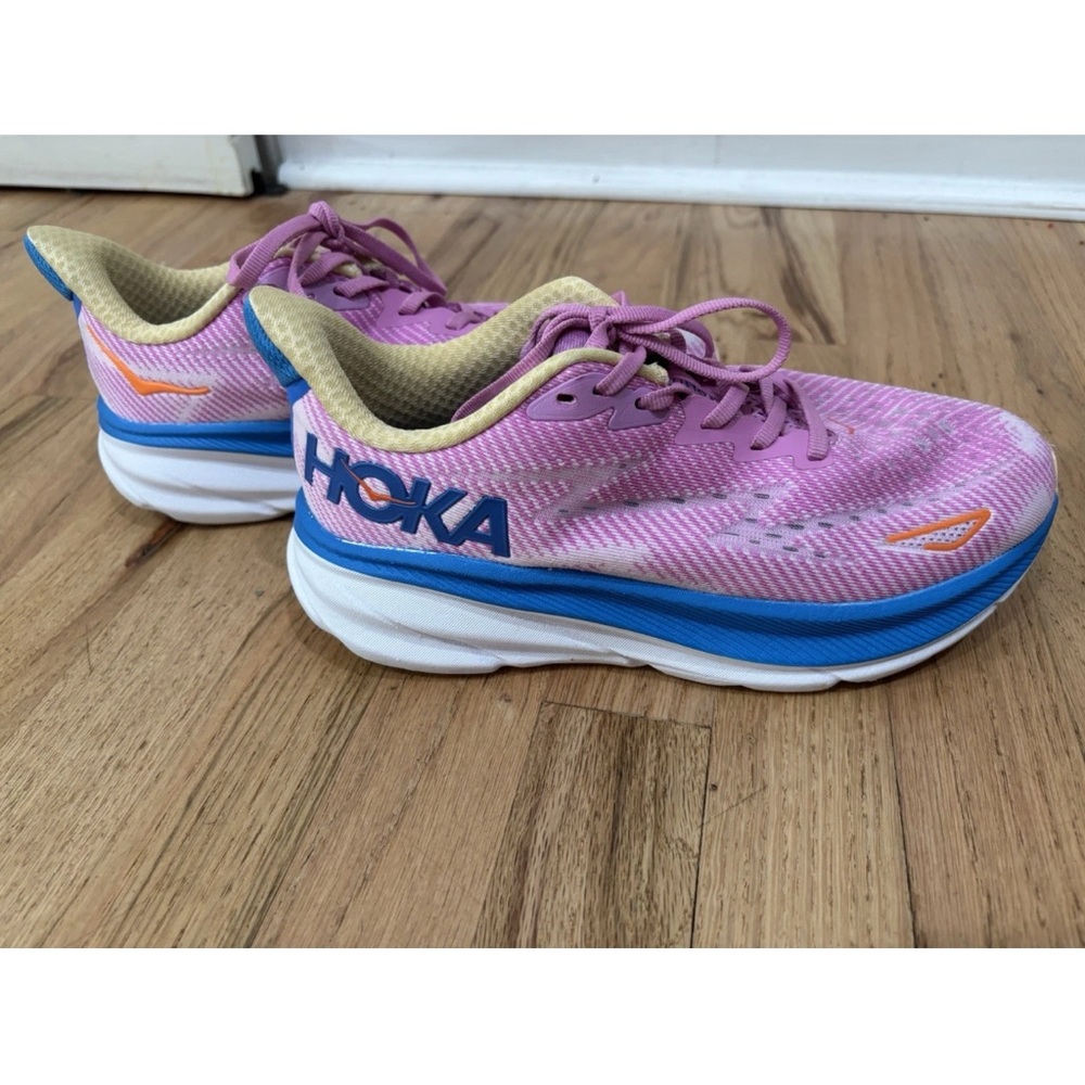 Hoka One One Clifton 9 Womens Shoes Sz 8B Running Pink Blue White Sneakers